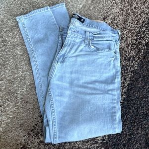 Mens Hollister Athletic Skinny jeans 30x32…never worn!